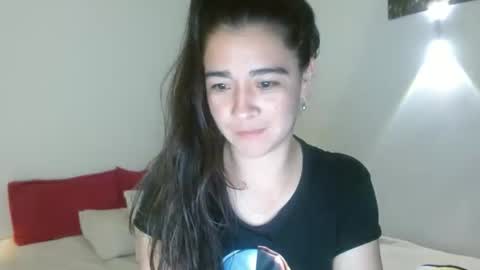 Snapshot of porcelainlux chatting on June 10, 2026, 2:01 am porcelainlux online show from June 10, 2026, 2:01 am