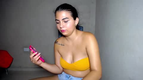 NICKKYMARTIN online show from December 17, 2024, 1:27 pm