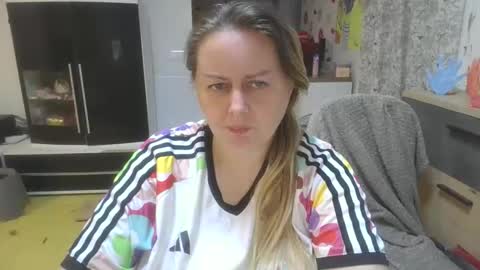 Snapshot of pornbusty chatting on March 17, 2026, 7:17 pm MelissOfficial online show from March 17, 2026, 7:17 pm