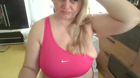 MelissOfficial online show from June 4, 2026, 7:47 am