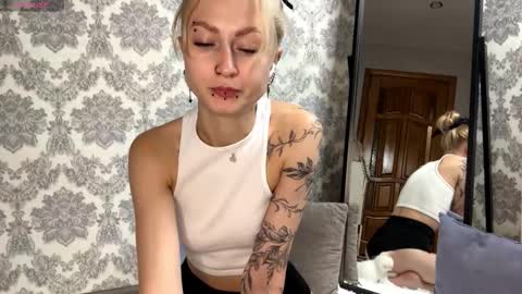  HERES SILVIA AND OlIVIA  WELCOME EVERYONE LOVENSE DOMI REACT TO YOUR TIPS LETS MAKE A GREAT SHOW TOGETHER  online show from September 9, 2025, 4:45 am