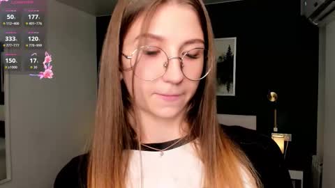 Snapshot of portia_bubbles chatting on October 3, 2025, 7:22 pm Elizabeth online show from October 3, 2025, 7:22 pm