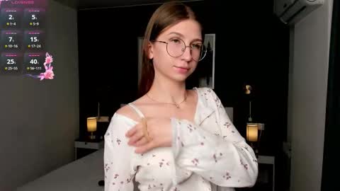 Snapshot of portia_bubbles chatting on October 7, 2025, 7:00 pm Elizabeth online show from October 7, 2025, 7:00 pm