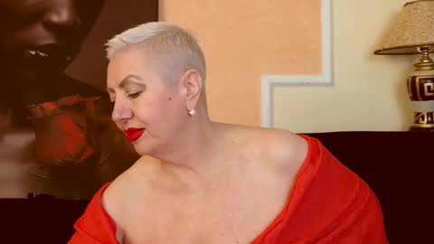 LADY POSH online show from October 7, 2025, 9:23 pm