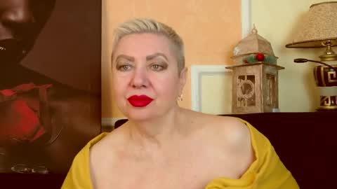 LADY POSH online show from April 30, 2026, 11:49 am