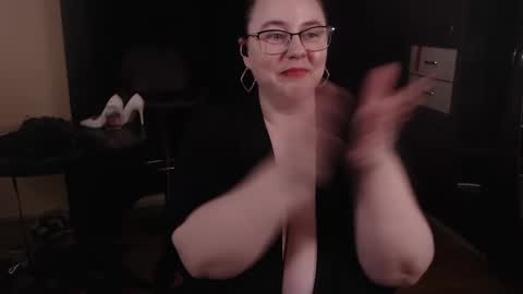 Snapshot of posh_mistress chatting on March 8, 2025, 5:49 am PoshMistres    online show from March 8, 2025, 5:49 am