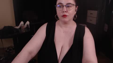 Snapshot of posh_mistress chatting on March 9, 2025, 6:28 am PoshMistres    online show from March 9, 2025, 6:28 am