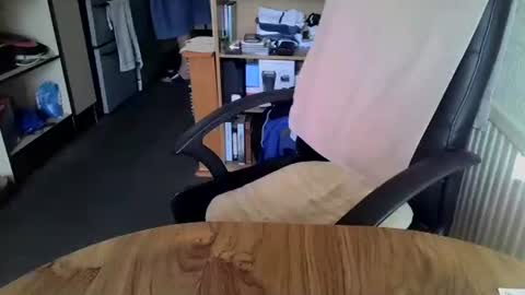 poshman65 online show from September 19, 2025, 8:49 am