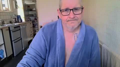poshman65 online show from February 23, 2026, 12:46 pm
