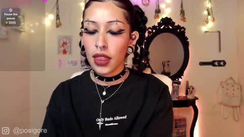 Snapshot of posigore chatting on December 9, 2024, 6:57 pm Anna Goth independient model online show from December 9, 2024, 6:57 pm
