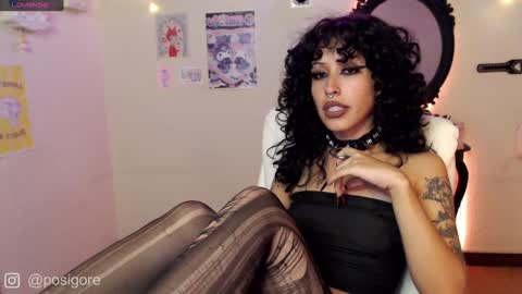 Snapshot of posigore chatting on December 17, 2024, 10:00 pm Anna Goth independient model online show from December 17, 2024, 10:00 pm