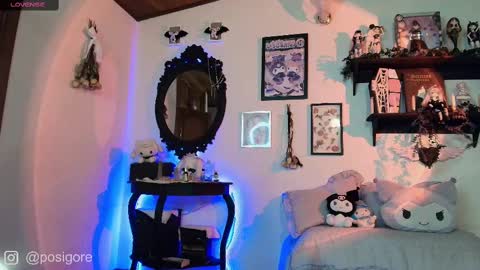 Snapshot of posigore chatting on March 6, 2025, 10:15 pm Anna Goth independient model online show from March 6, 2025, 10:15 pm