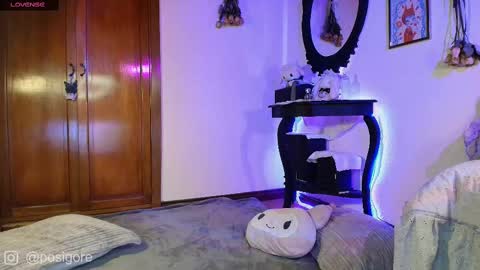 Snapshot of posigore chatting on March 12, 2025, 12:42 am Anna Goth independient model online show from March 12, 2025, 12:42 am