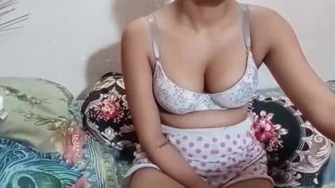 poulomi online show from November 2, 2025, 5:04 pm