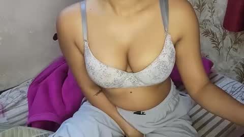 poulomi online show from November 28, 2025, 4:42 pm