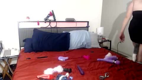 poundthatpussy4me online show from April 22, 2026, 7:55 am