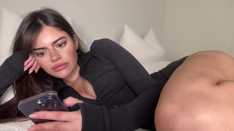 Selena online show from March 17, 2026, 11:08 pm