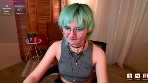 Snapshot of powderofgun chatting on April 27, 2026, 8:40 pm powderofgun online show from April 27, 2026, 8:40 pm
