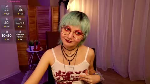 Snapshot of powderofgun chatting on April 29, 2026, 8:37 pm powderofgun online show from April 29, 2026, 8:37 pm
