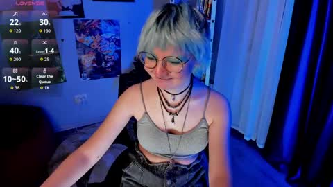 Snapshot of powderofgun chatting on April 30, 2026, 8:48 pm powderofgun online show from April 30, 2026, 8:48 pm