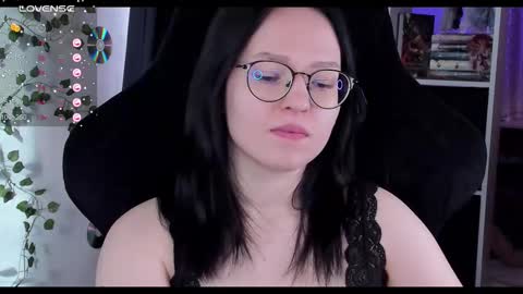 Snapshot of power_robynn chatting on October 8, 2025, 11:30 am Robyn online show from October 8, 2025, 11:30 am