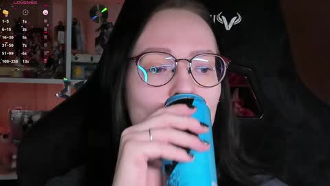 Snapshot of power_robynn chatting on April 8, 2026, 9:42 am Robyn online show from April 8, 2026, 9:42 am