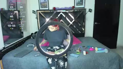 poyson_ivy1 online show from May 5, 2026, 12:51 am