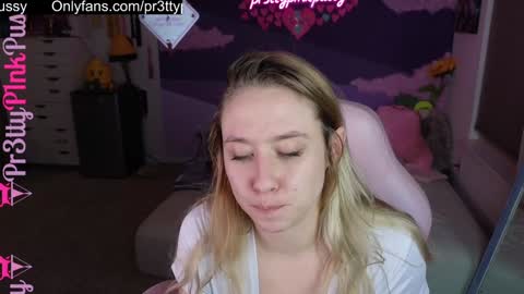 Snapshot of pr3ttyp1nkpussy chatting on January 11, 2025, 2:20 am Evangeline Eva Darling online show from January 11, 2025, 2:20 am