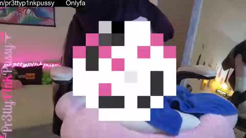 Snapshot of pr3ttyp1nkpussy chatting on February 12, 2025, 3:07 am Evangeline Eva Darling online show from February 12, 2025, 3:07 am