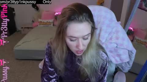 Snapshot of pr3ttyp1nkpussy chatting on February 15, 2025, 4:47 am Evangeline Eva Darling online show from February 15, 2025, 4:47 am