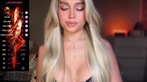 Oh my Amber online show from October 17, 2025, 12:52 pm