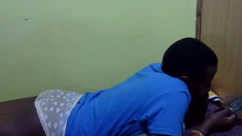 Snapshot of precious_nesh chatting on October 19, 2025, 6:08 pm precious_nesh online show from October 19, 2025, 6:08 pm