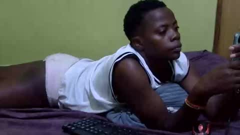 Snapshot of precious_nesh chatting on December 19, 2025, 4:03 pm precious_nesh online show from December 19, 2025, 4:03 pm