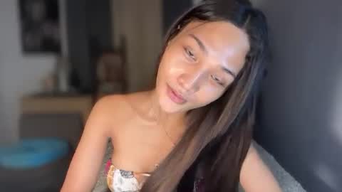 Snapshot of precious_sy chatting on August 3, 2026, 9:04 am ur hot and wet precious online show from August 3, 2026, 9:04 am
