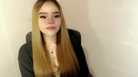 Snapshot of preciousangel69xxx chatting on April 4, 2026, 6:00 am MAXXINE online show from April 4, 2026, 6:00 am
