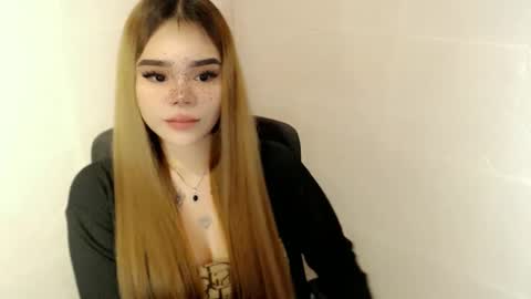 Snapshot of preciousangel69xxx chatting on April 11, 2026, 7:35 am MAXXINE online show from April 11, 2026, 7:35 am