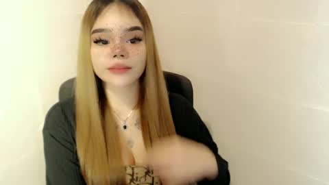 Snapshot of preciousangel69xxx chatting on May 7, 2026, 3:56 am MAXXINE online show from May 7, 2026, 3:56 am