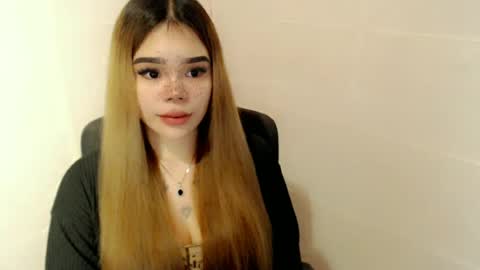 Snapshot of preciousangel69xxx chatting on May 12, 2026, 6:10 am MAXXINE online show from May 12, 2026, 6:10 am
