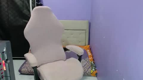 preciousjoan_69 online show from March 27, 2026, 6:19 am