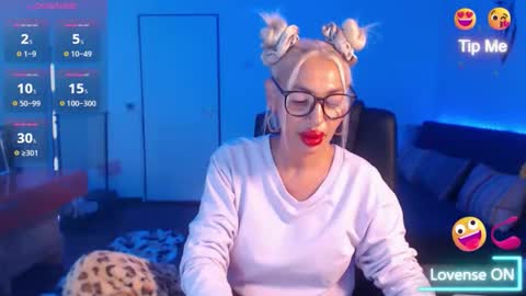 Snapshot of preggyhotmommy chatting on October 5, 2025, 8:18 pm Victoria online show from October 5, 2025, 8:18 pm