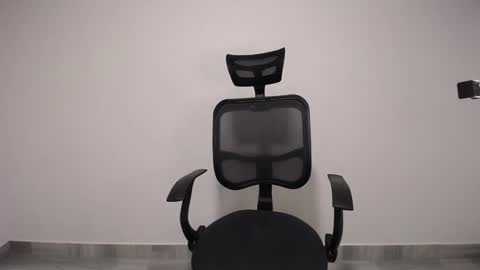 Snapshot of present_the_magic chatting on December 6, 2024, 5:20 am Plux online show from December 6, 2024, 5:20 am