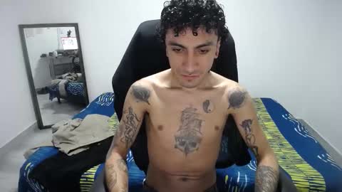 Snapshot of present_the_magic chatting on March 21, 2026, 7:06 pm Plux online show from March 21, 2026, 7:06 pm