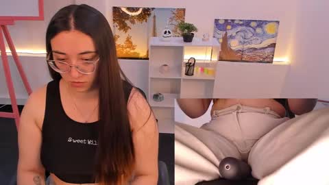 Snapshot of press_anykey chatting on October 16, 2025, 1:01 pm Camila online show from October 16, 2025, 1:01 pm