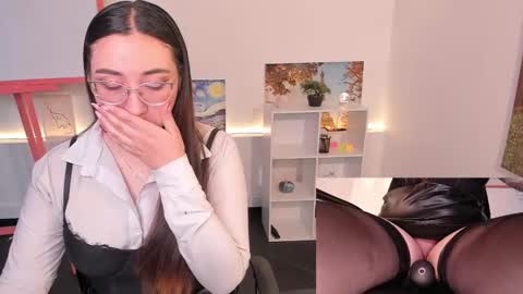 Snapshot of press_anykey chatting on November 6, 2025, 1:01 pm Camila online show from November 6, 2025, 1:01 pm