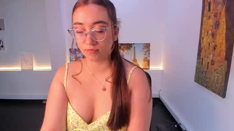 Camila  online show from December 18, 2025, 12:11 pm