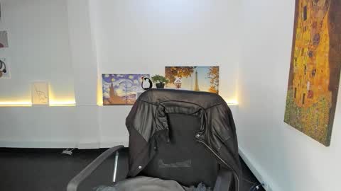 Camila  online show from December 19, 2025, 12:01 pm