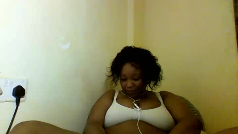 Snapshot of prettie_diva0 chatting on October 6, 2025, 12:19 am Prettie diva online show from October 6, 2025, 12:19 am