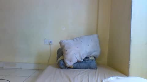 Snapshot of prettie_diva0 chatting on October 13, 2025, 12:05 pm Prettie diva online show from October 13, 2025, 12:05 pm