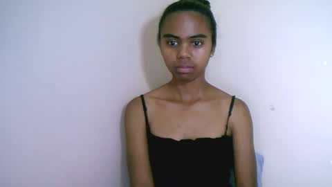 prettiethalia online show from October 29, 2025, 11:50 pm