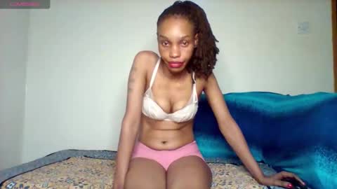 Snapshot of pretty253 chatting on April 18, 2026, 6:12 pm pretty253 online show from April 18, 2026, 6:12 pm